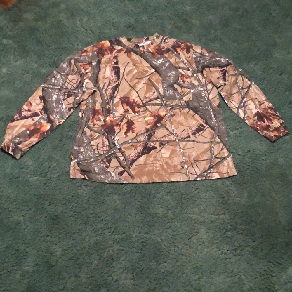 Outfitters Ridge Men’s Long Sleeve Top